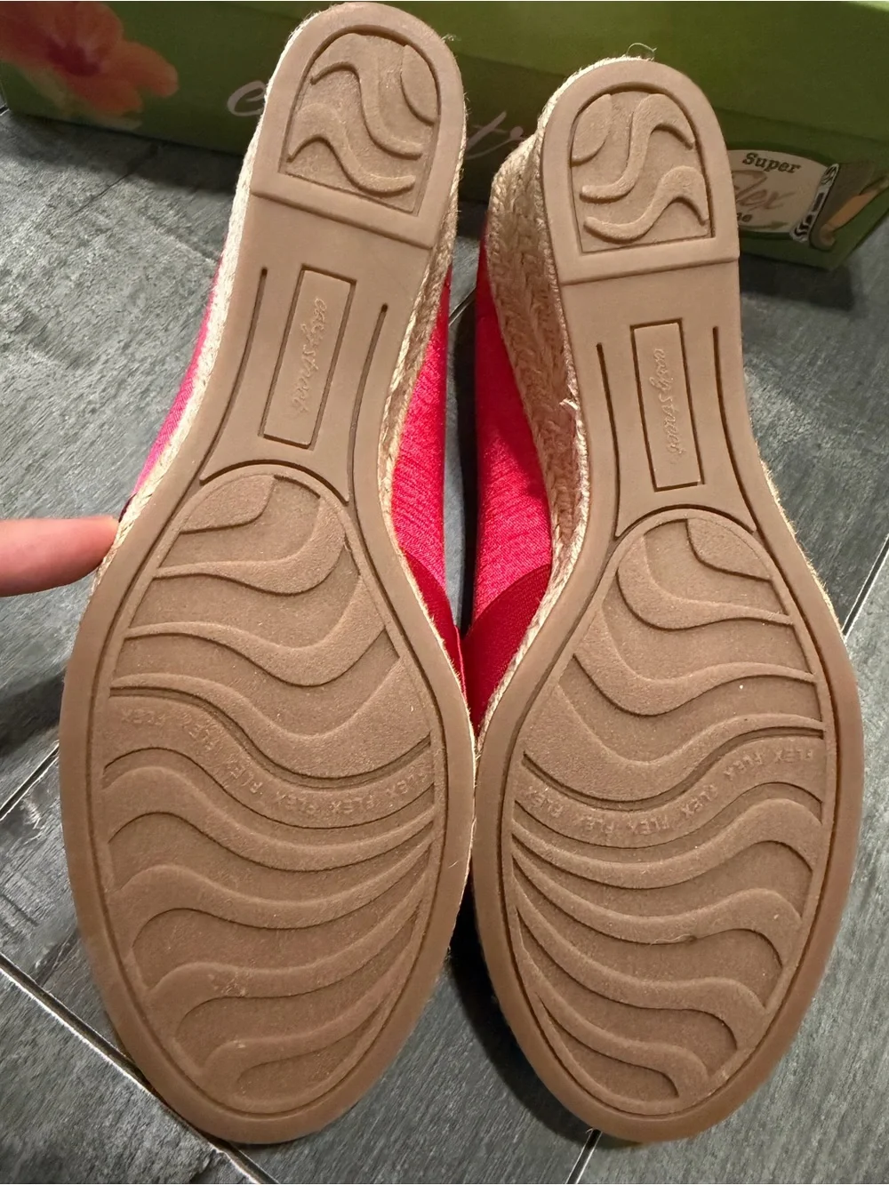 Easy Street Women's Jasper SuperFlex Espadrille Sandals-Red Thai Silk 8.5M NWB